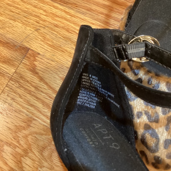 Apt 9 size 8 Leopard Heels - Picture 5 of 6